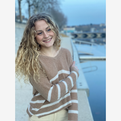 image_Jeune femme disponible pour aide au quotidien