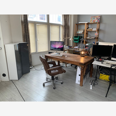 image_Coworking : Location d’un espace de travail (bureau) dans un local de 43m2. Métro Mairie des Lilas