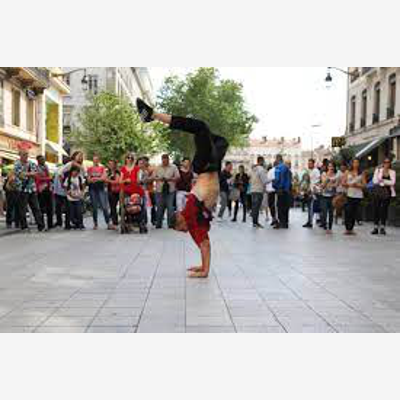 image_casting hommes/femmes de 18/40 ans sachant faire du break danse pour un court-métrage
