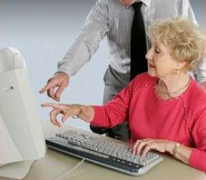 image_Donne cours d'informatique aux personne agées a domicile