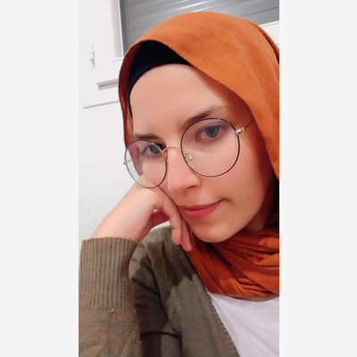 image_Enseignante Marocaine enseigne tajwid coran alkarim