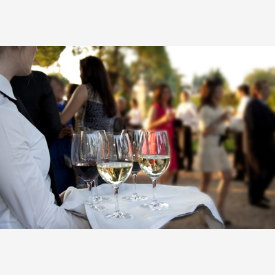 image_Recherche 2 serveurs pour mariage / 20 mai 2023