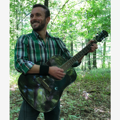 image_Guitariste depuis quinze ans. Donne cours (acoustique, électrique) à domicile, pour débutants et niveaux intermédiaires. - Spécialiste en musique rock.