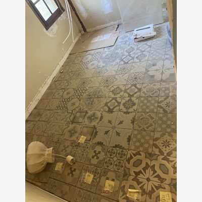 image_Finition carrelage - pose joint et collage carreaux en bordure
