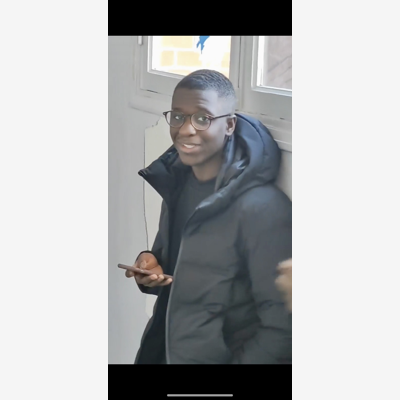 image_Étudiant cherche job d'été en gardiennage de 🏡