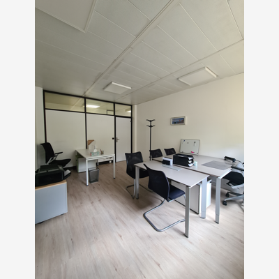 image_Bureau privatif totalement équipé 1 à 3 postes de travail