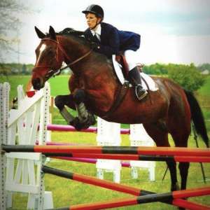 image_Monitrice d'équitation indépendante