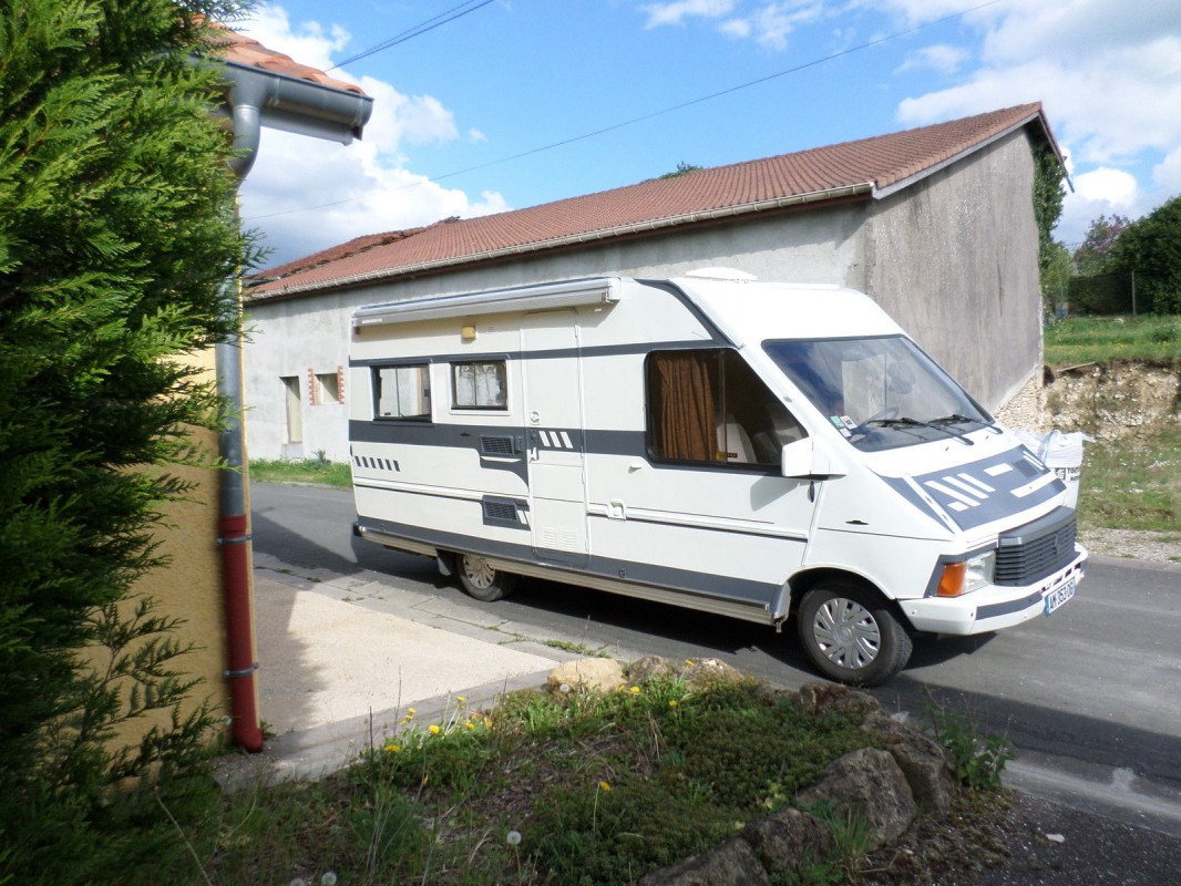 image_ Renault Camping-car 2.1