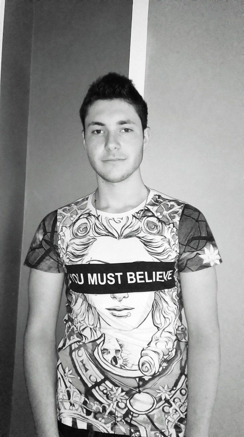 image_Jeune Homme sérieux 19 ans
