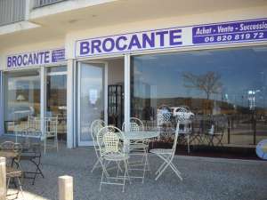 image_Achat petit mobilier bibelots livres anciens