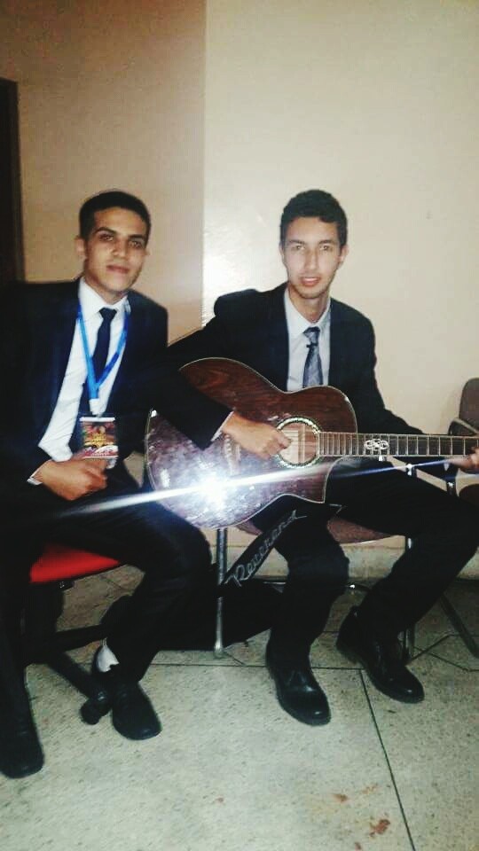 image_Cours d'anglais, cours de guitare, et cours de dessin
