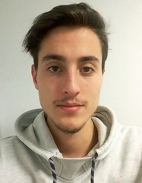 image_Pierre, 19 ans, donne cours de piano