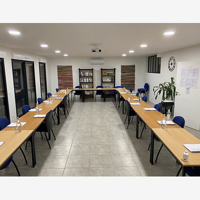 image_SALLE DE 65M2