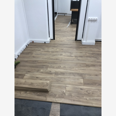 image_Application enduit peinture et carrelages parquet lino