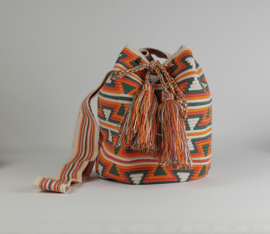 image_recherche designer graphiste pour sac a main éthique