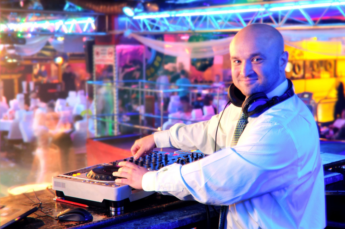 image_DJ ANIMATEUR Mariage anniversaire..