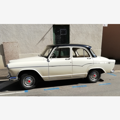 image_ballade en voiture ancienne