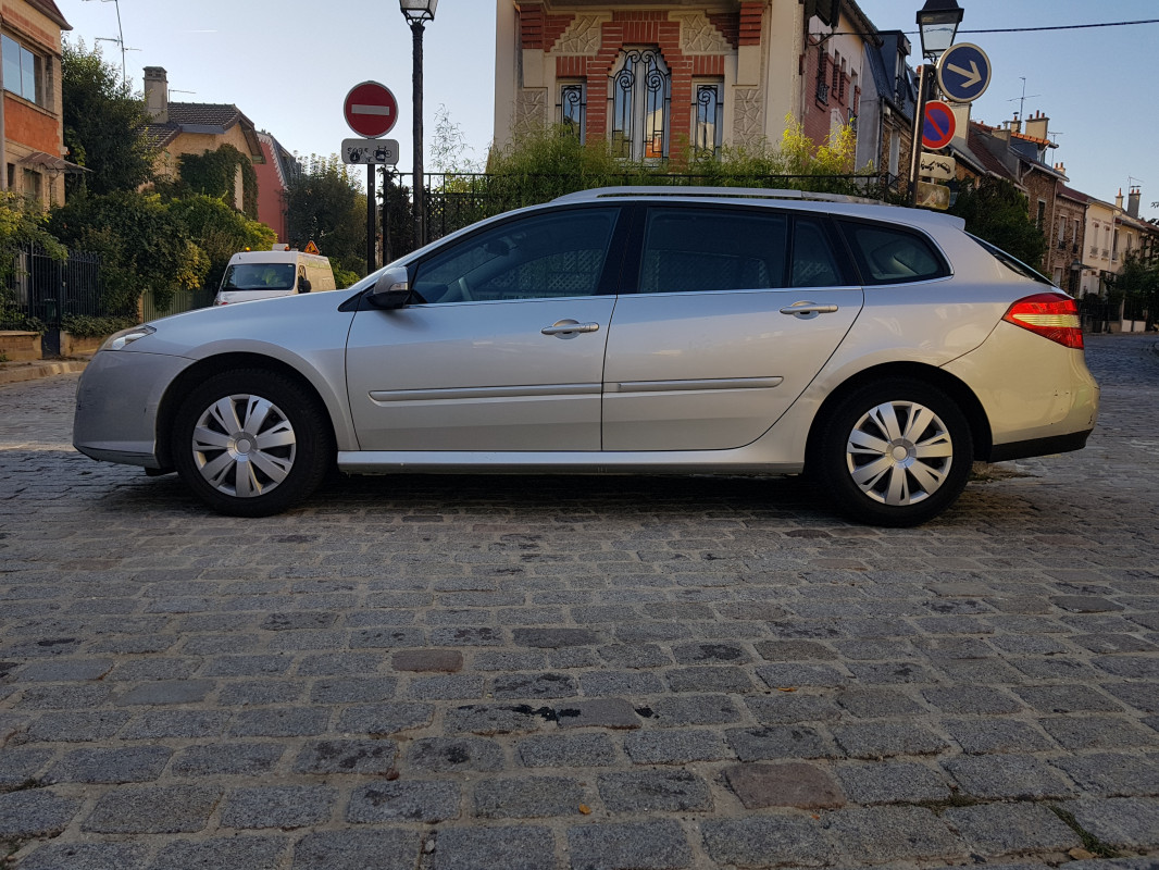 image_RENAULT LAGUNA ESTATE I 2.0 DCI 130 PRIVILÈGE
