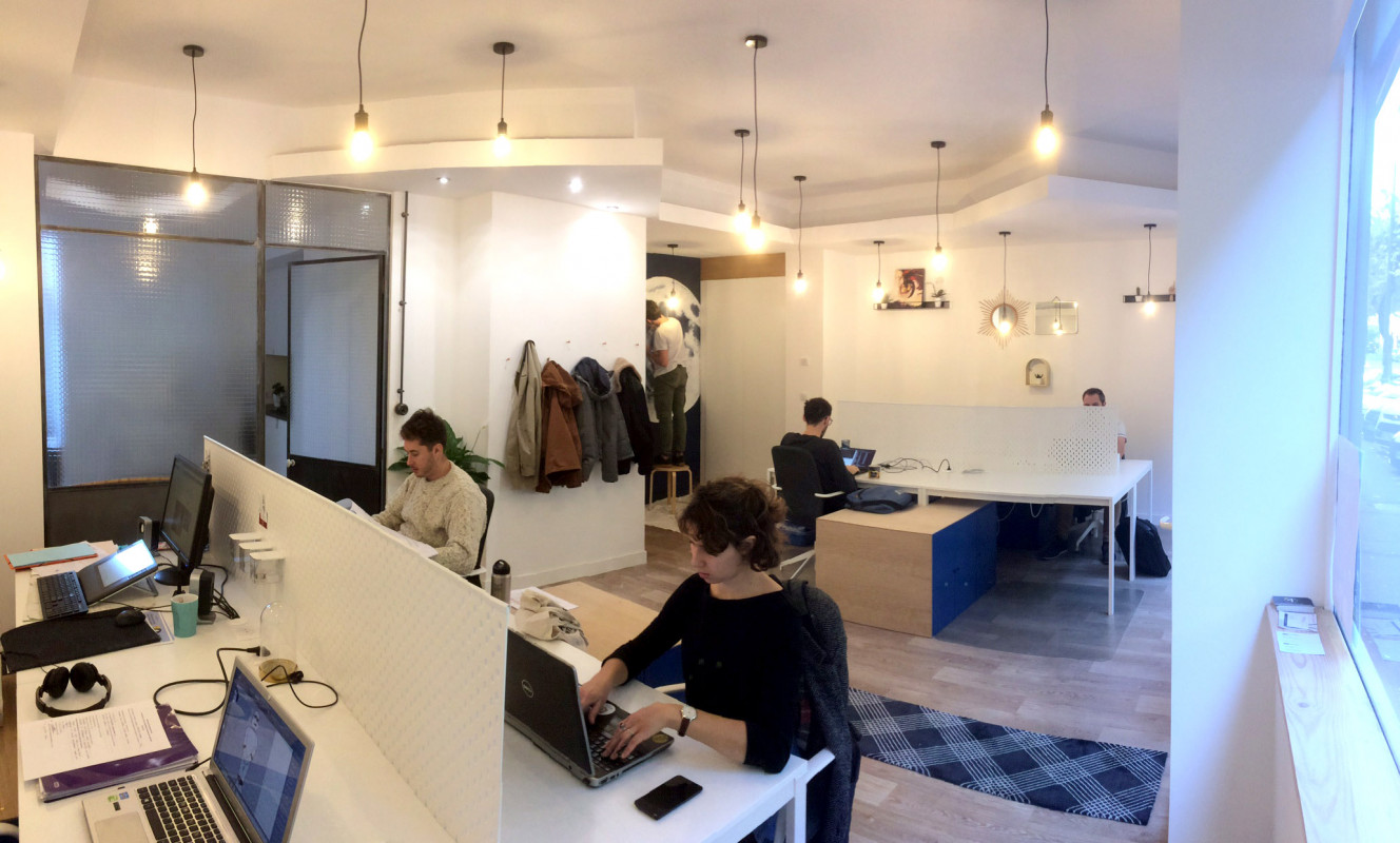 image_Postes de travail fonctionnels en open-space
