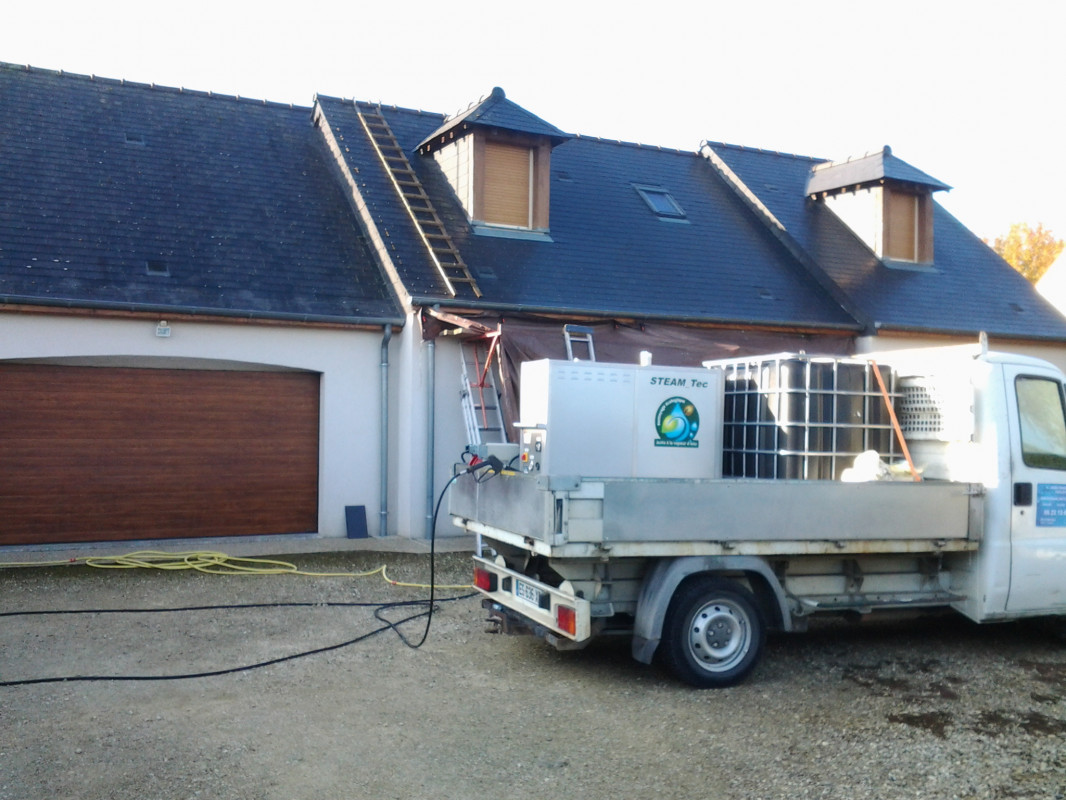 image_DEMOUSSAGE NETTOYAGE TOITURE A LA VAPEUR