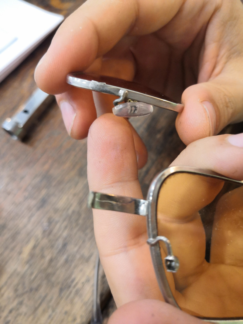 image_Cherche réparateur micro-soudure pour lunettes
