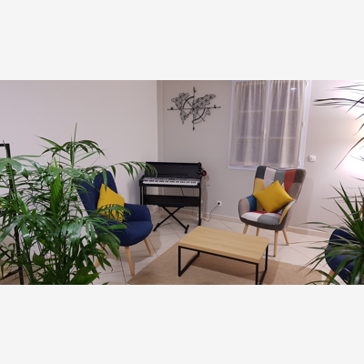 image_Coworking avec salon, cuisine et parking privé