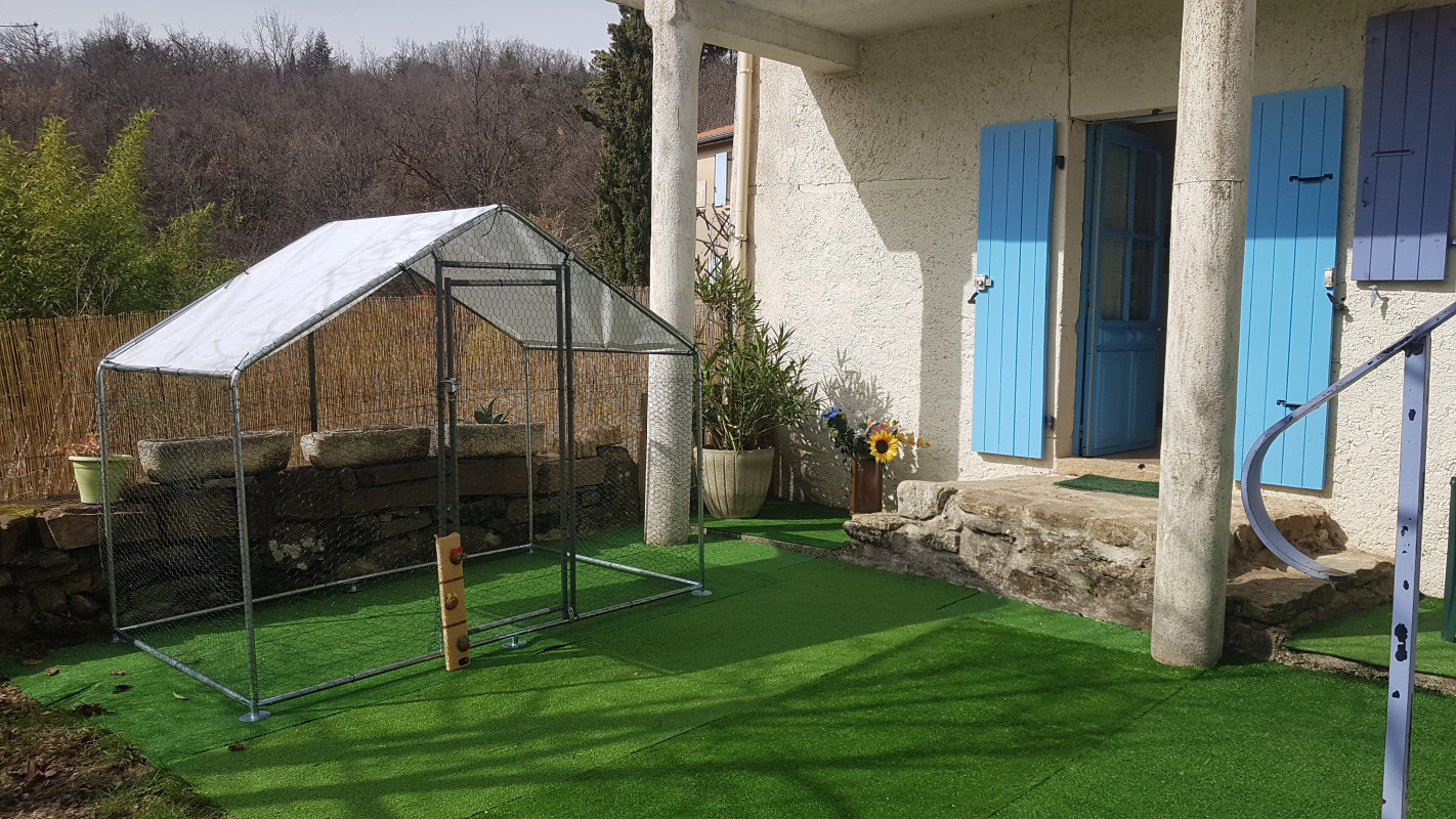 image_Fabrication d une grosse niche pour mes chats
