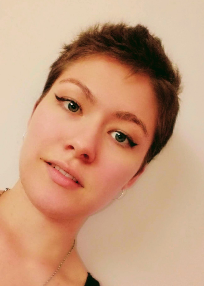 image_Comédienne sérieuse pour pièces de théâtre