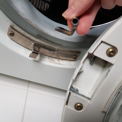 image_cherche réparation charnière hublot lave linge