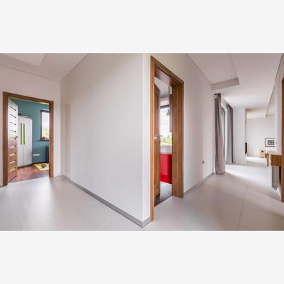 image_Recherche une personne pour installer des cloisons pour faire des chambres