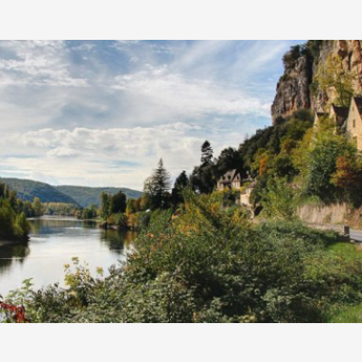 image_Recherche couple de gardiens pour entretien propriété en Dordogne: logement + rémunération
