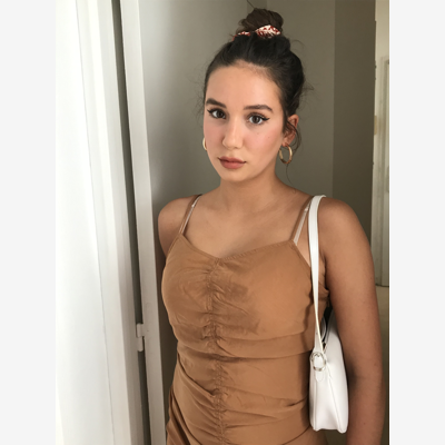 image_Etudiante pour aide aux devoirs