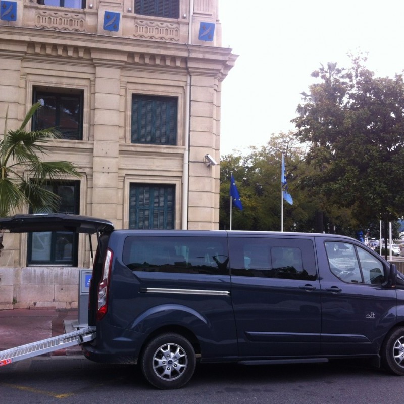 image_Transport de personnes et personnes à mobilité réduite