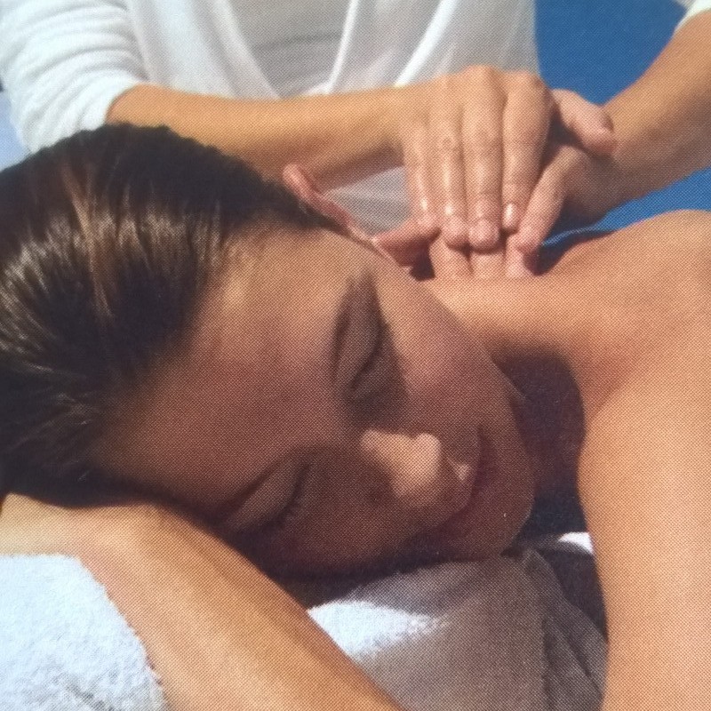 Esthéticienne et prothésiste ongulaire